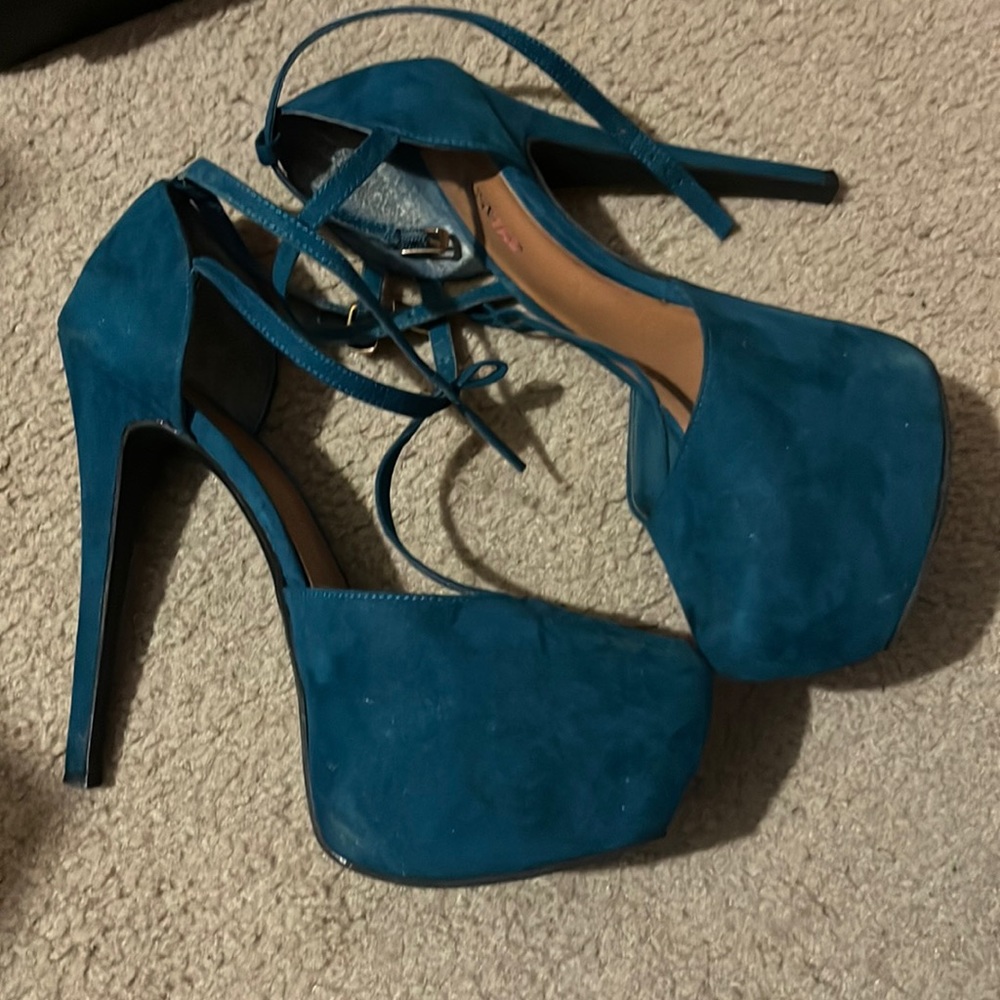Teal Heels